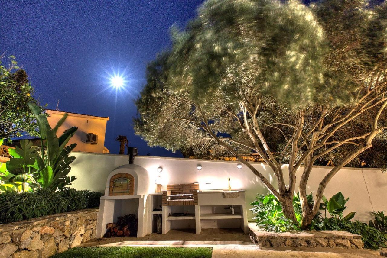 Villa Mas Tranquila - A Stylish Villa With Pool 150 M From The Beach Conil De La Frontera Bagian luar foto