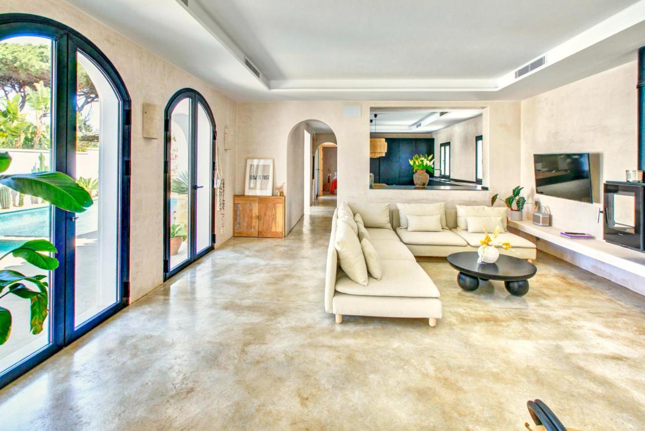Villa Mas Tranquila - A Stylish Villa With Pool 150 M From The Beach Conil De La Frontera Bagian luar foto