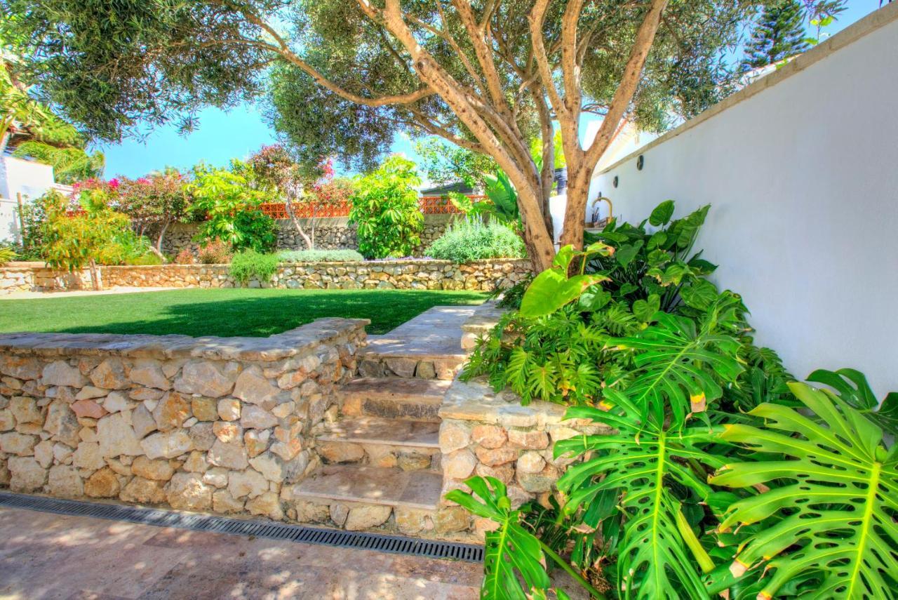 Villa Mas Tranquila - A Stylish Villa With Pool 150 M From The Beach Conil De La Frontera Bagian luar foto