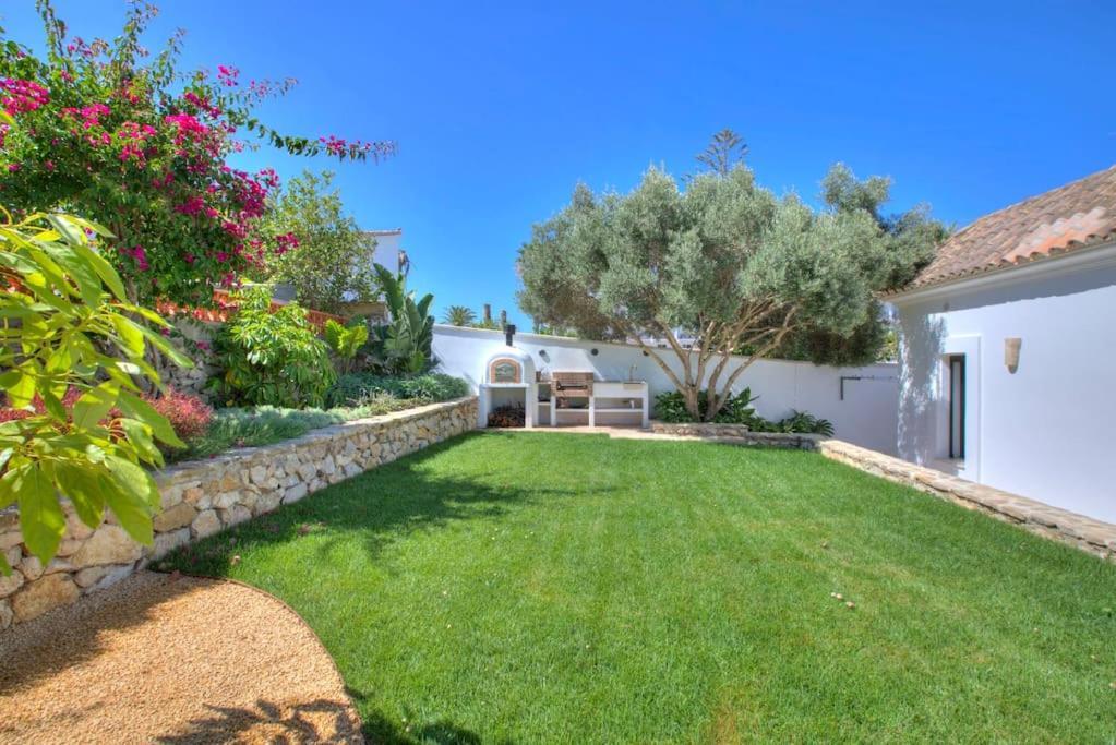 Villa Mas Tranquila - A Stylish Villa With Pool 150 M From The Beach Conil De La Frontera Bagian luar foto